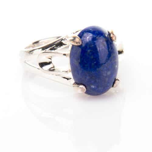 Lapis lazuli ring with white gold close up