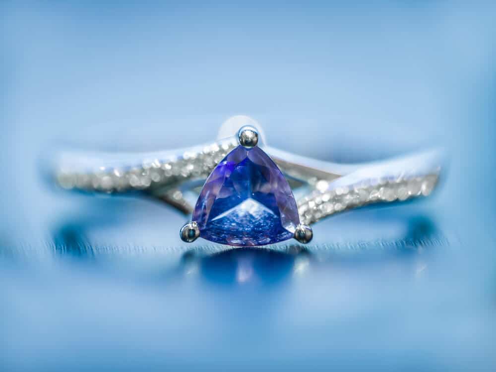 How to buy blue tanzanite jewelry