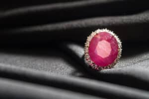 Pink sapphire (Padparasha sapphire) ring