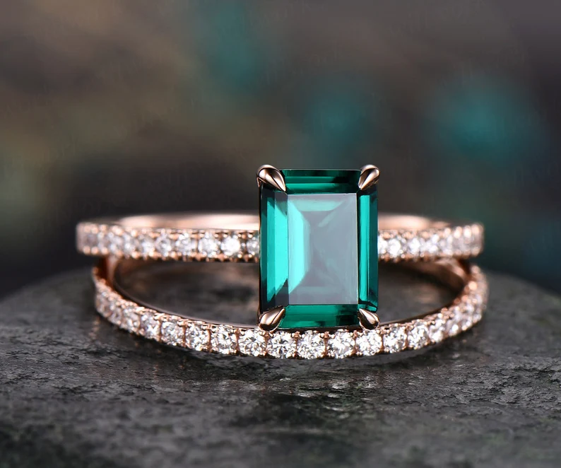 Emerald cut emerald ring gold