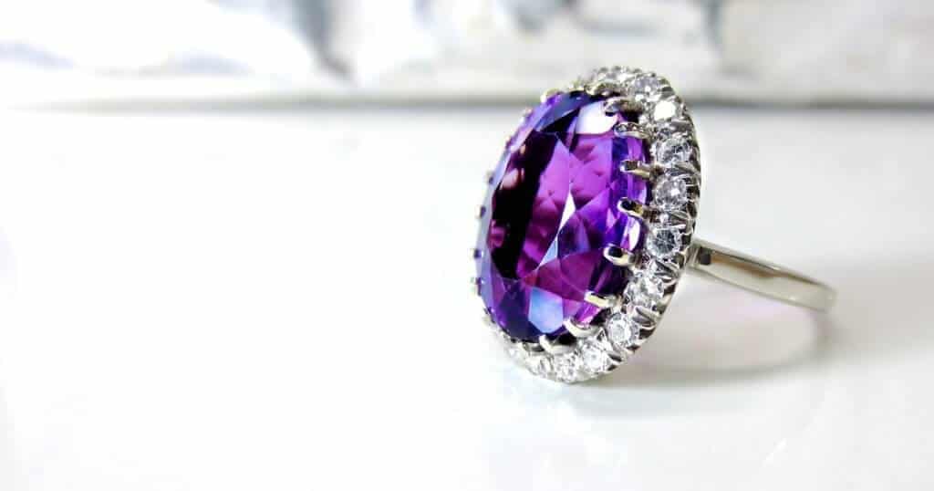 How to buy amethyst jewelry