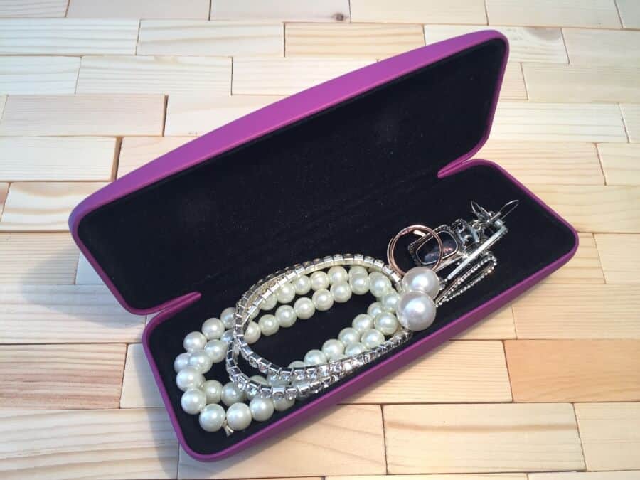 jewelry fit in eyeglass case when packing jewelry