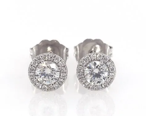 Halo pave setting diamond stud