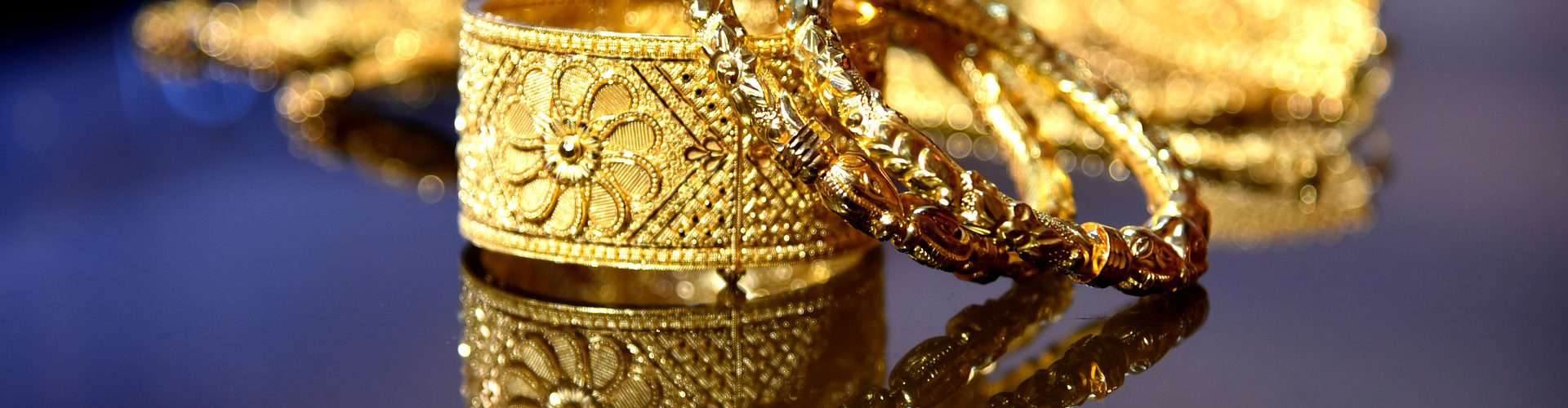 What is gold plated jewelry