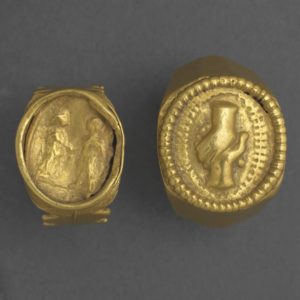 gold ring hands clasped roman British museum