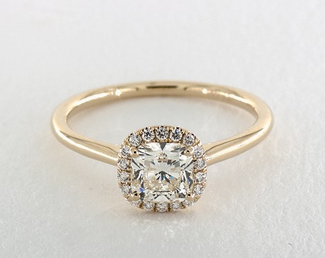 J color diamond for engagement ring