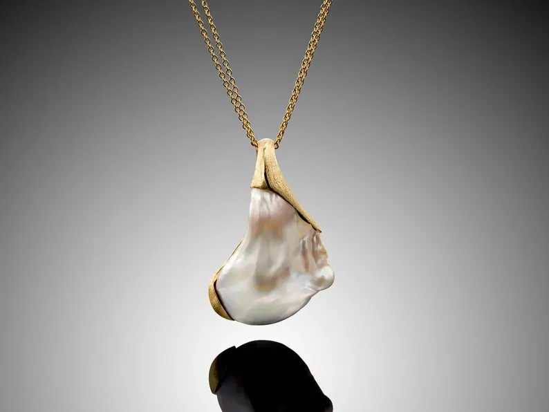 baroque pearl pendant