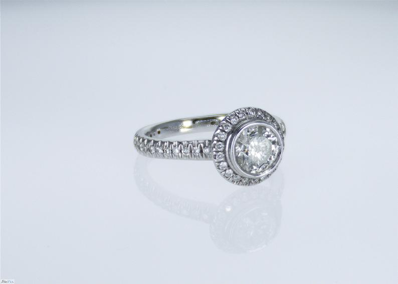 Included 1 diamond ring
