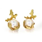 Pearl earring studs in gold