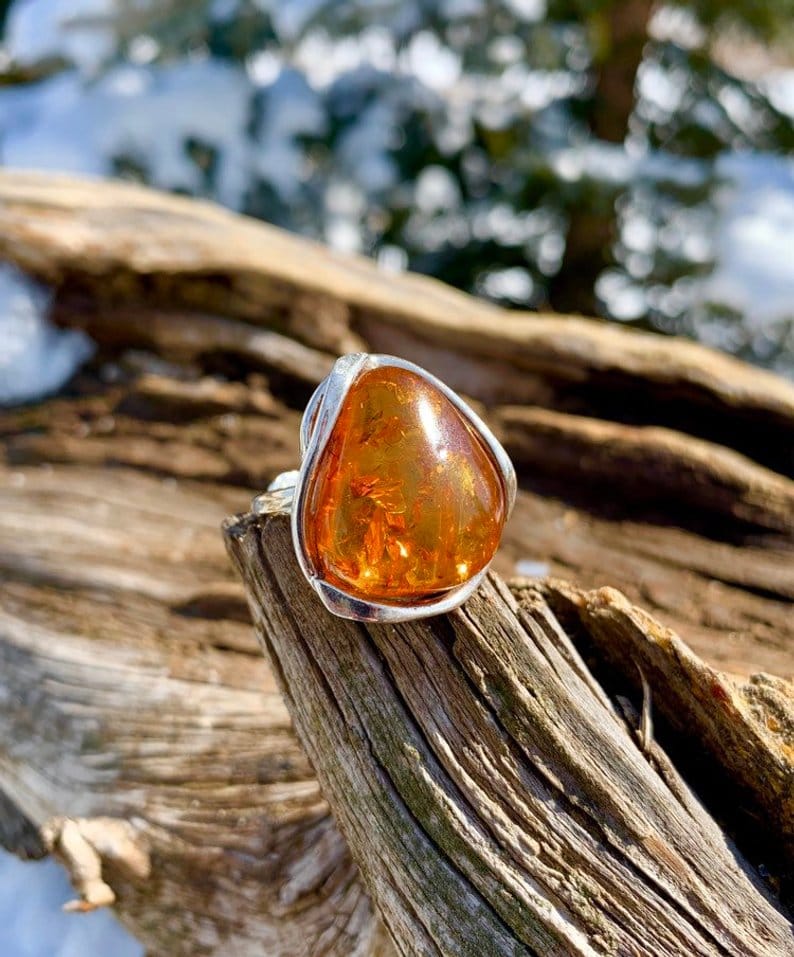 silver setting amber pendant
