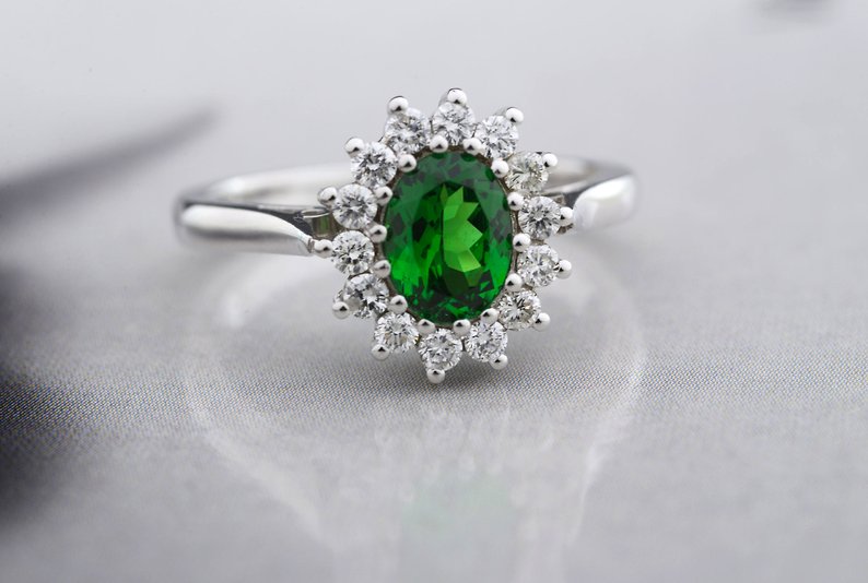All You Need to Know about green Tsavorite Gemstone? | Jewelry Guide
