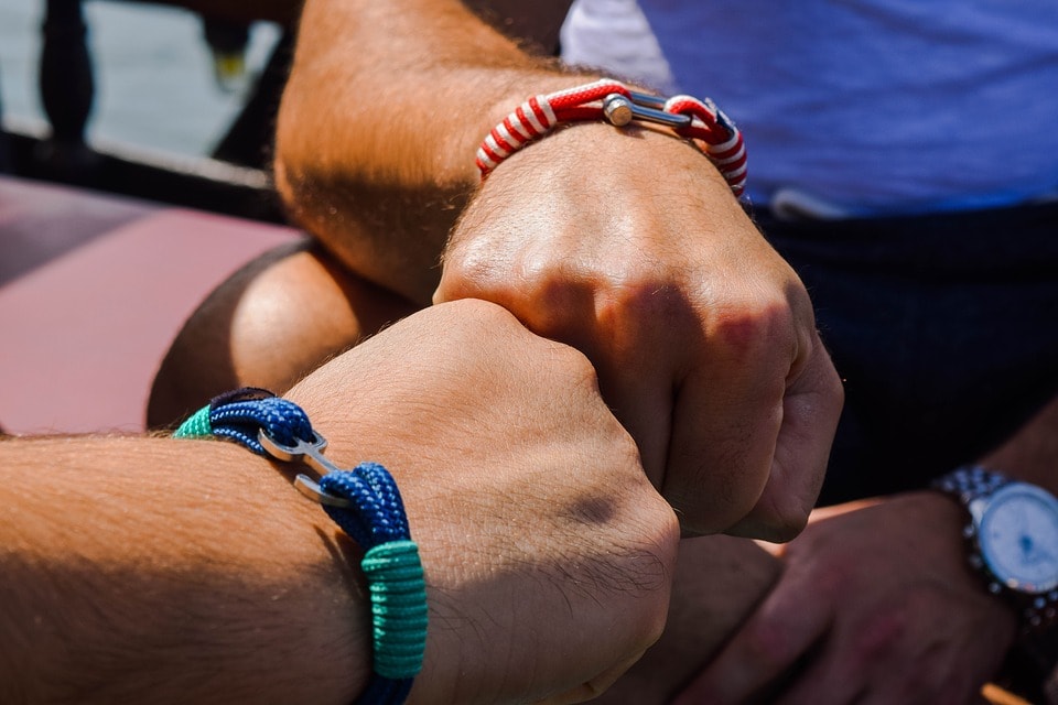 How to wear friendship bracelets