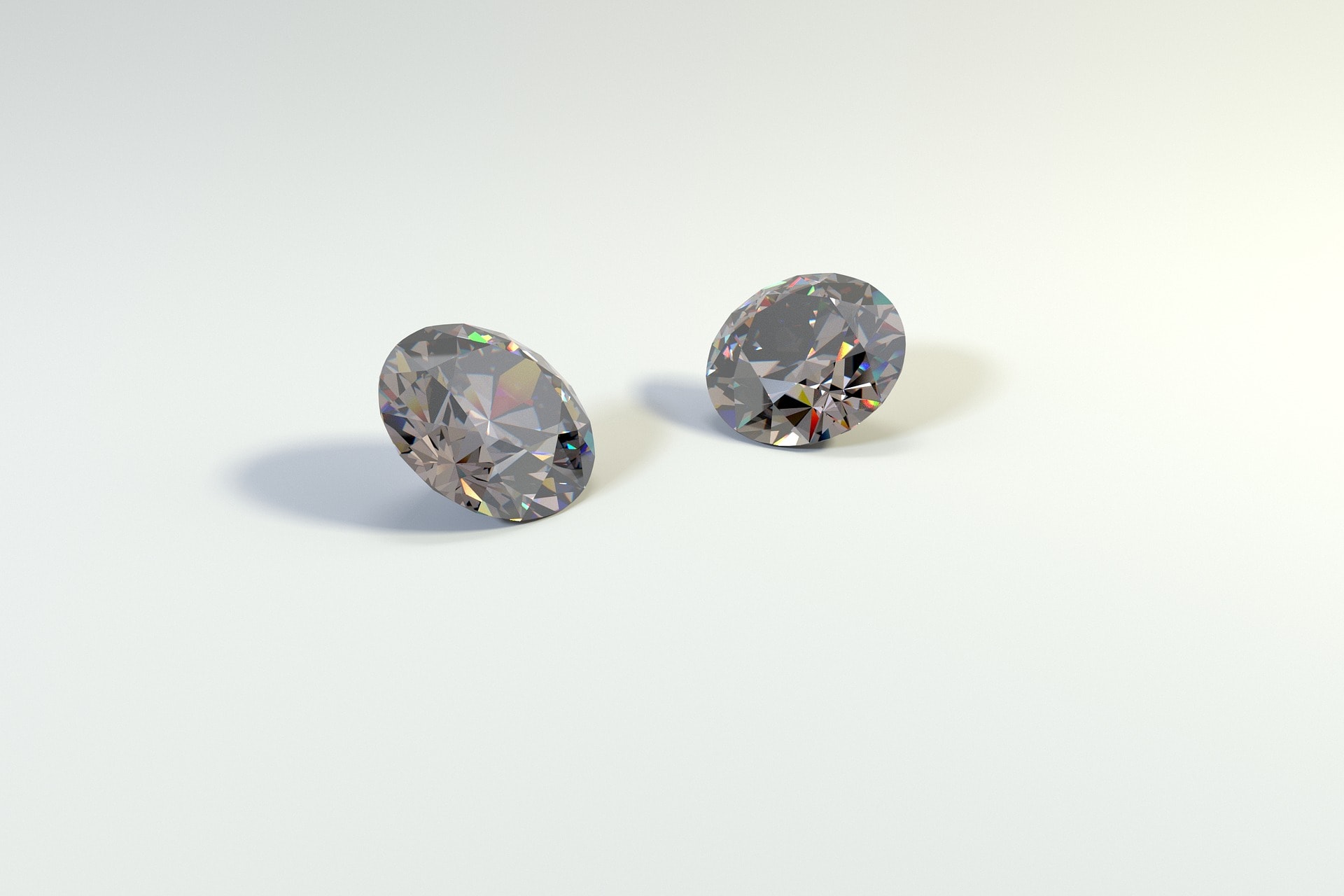 Round shape diamonds scattered on table