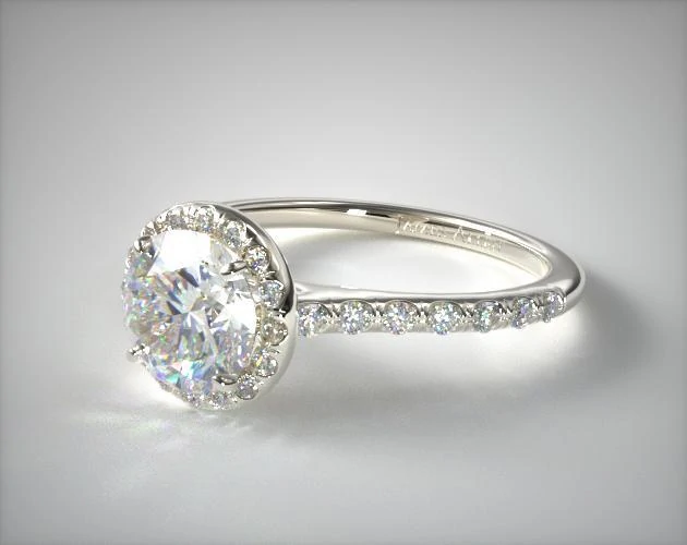 Round halo engagement ring