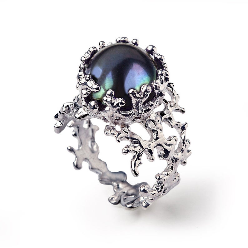 Coral black pearl ring design