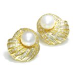 Gold Shell Pearl Earrings