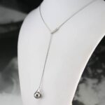 Lariat pearl necklace