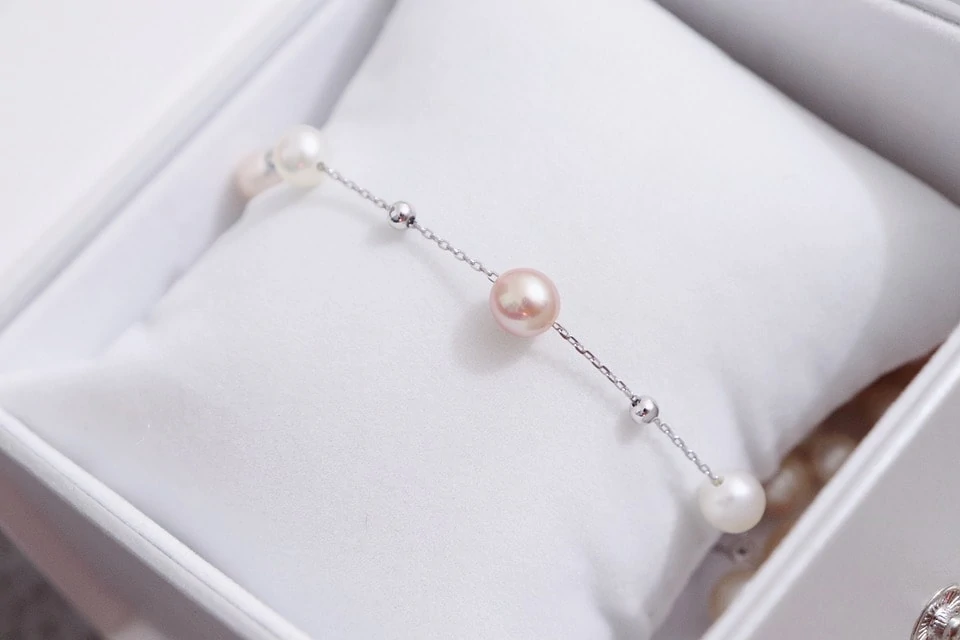 Pearl bracelet designs