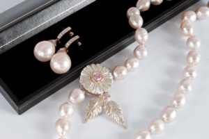 Jewelry gift ideas for daughter in law
