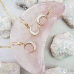 White shell moon necklace