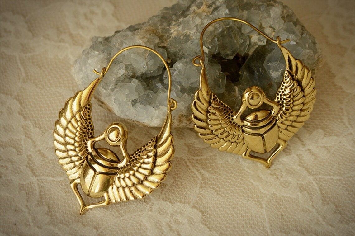 Gold scarab pendant
