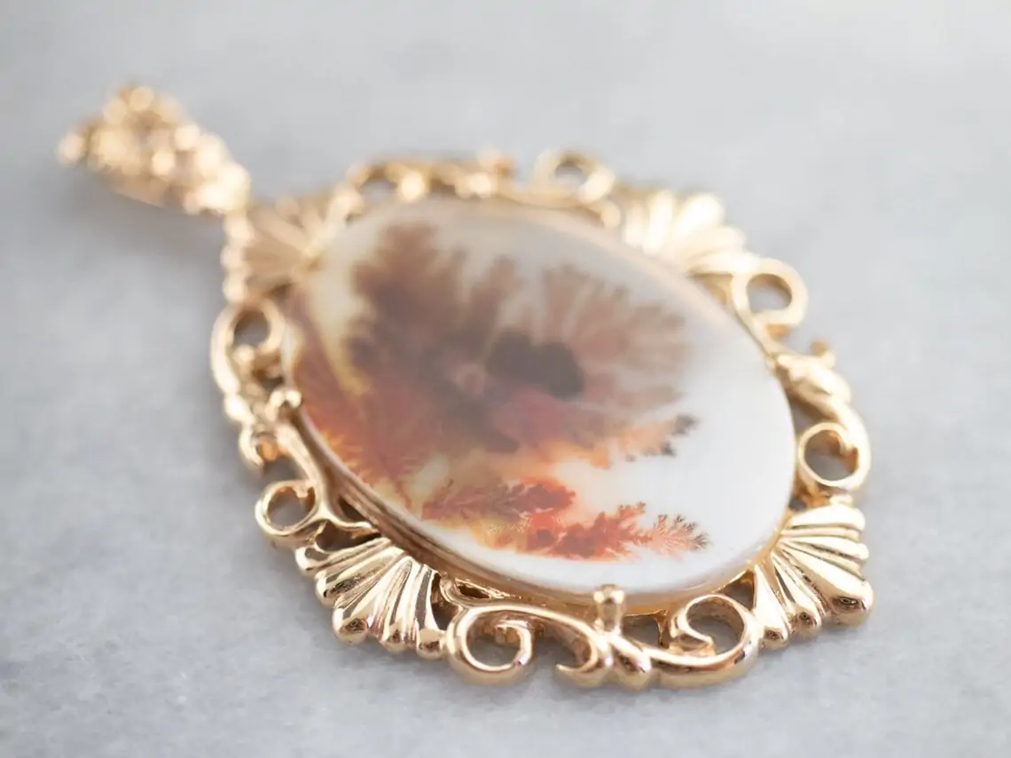 Plume agate pendant