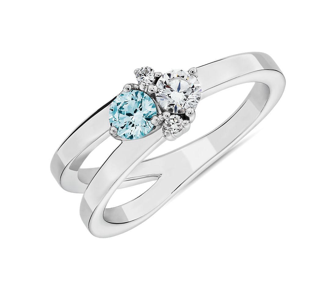 LIGHTBOX Lab-Grown Blue and White Diamond Round Cluster Ring