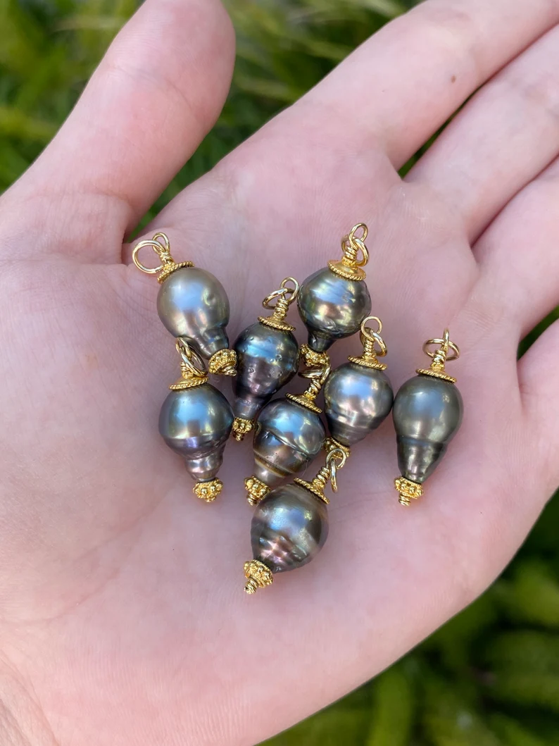 Baroque Tahitian pearl charm