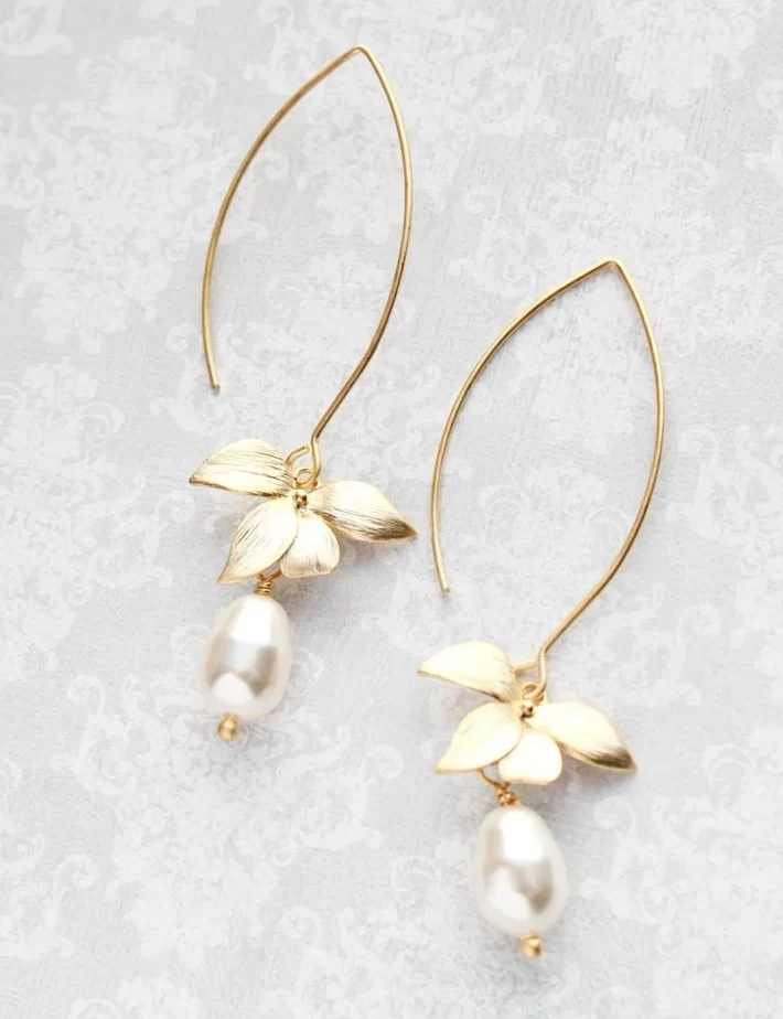 Orchid pearl earrings