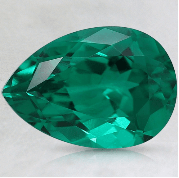 Oval emerald gemstone