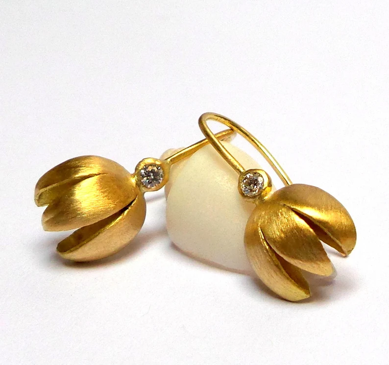 flower gold earrings