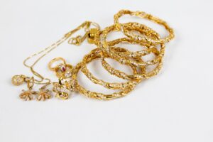 Gold Plated vs. Gold Filled – What’s The Difference? Jewelry Guide