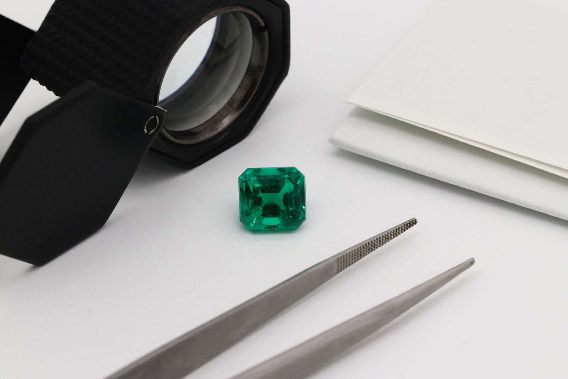 Lab Created Emerald vs. Natural Emeralds