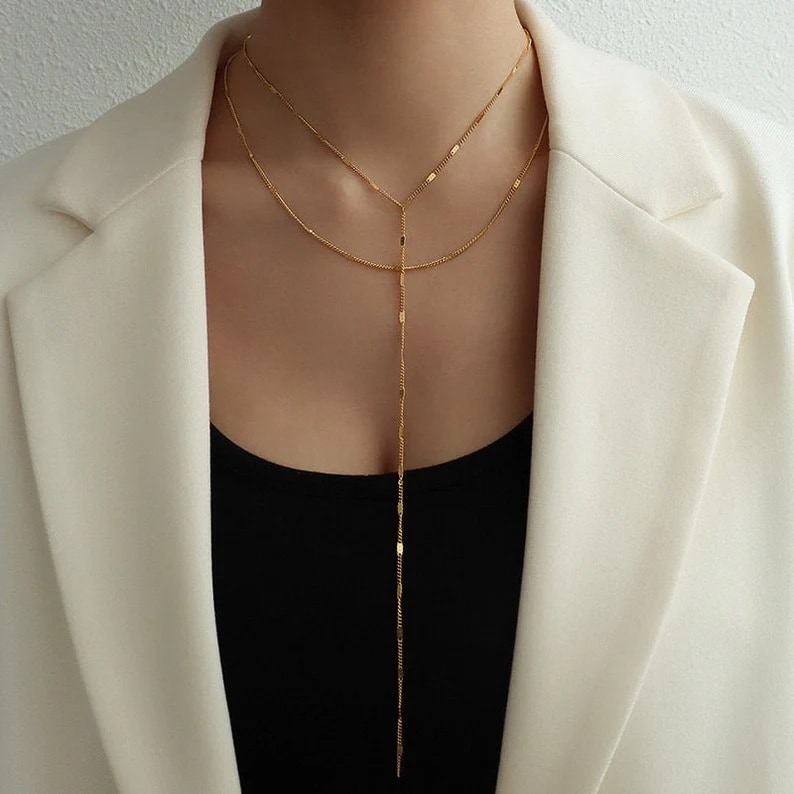 lariat necklace layered