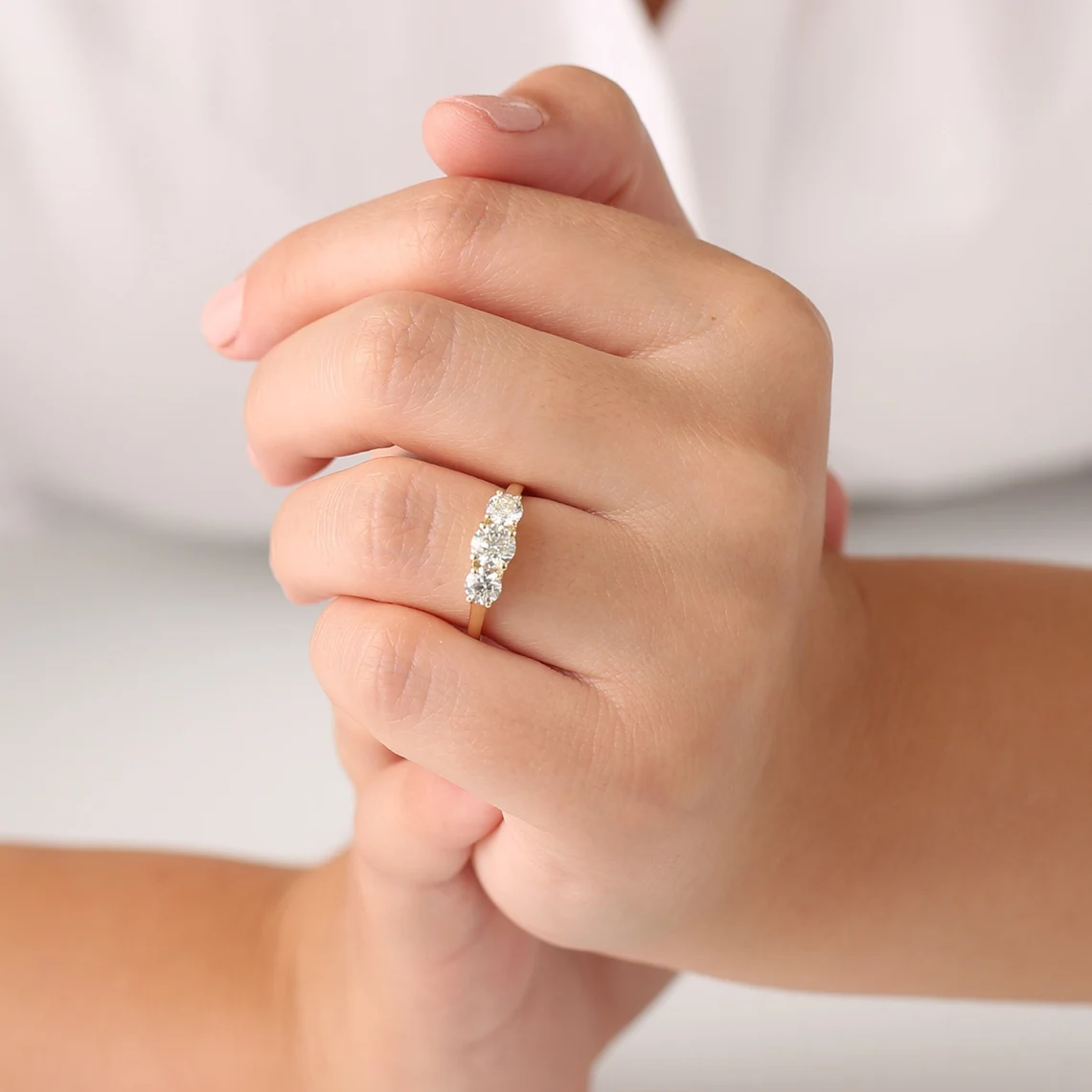servet Geval uitlaat Best Engagement Rings for Fat Fingers | Jewelry Guide