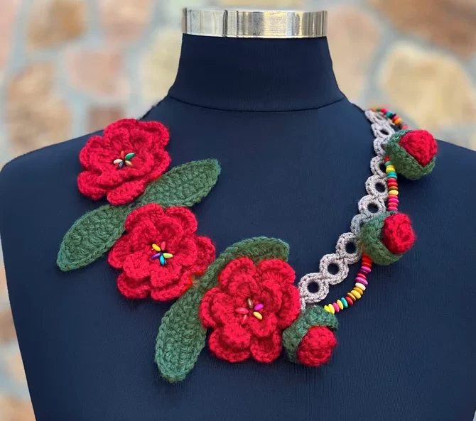 Floral crochet necklace