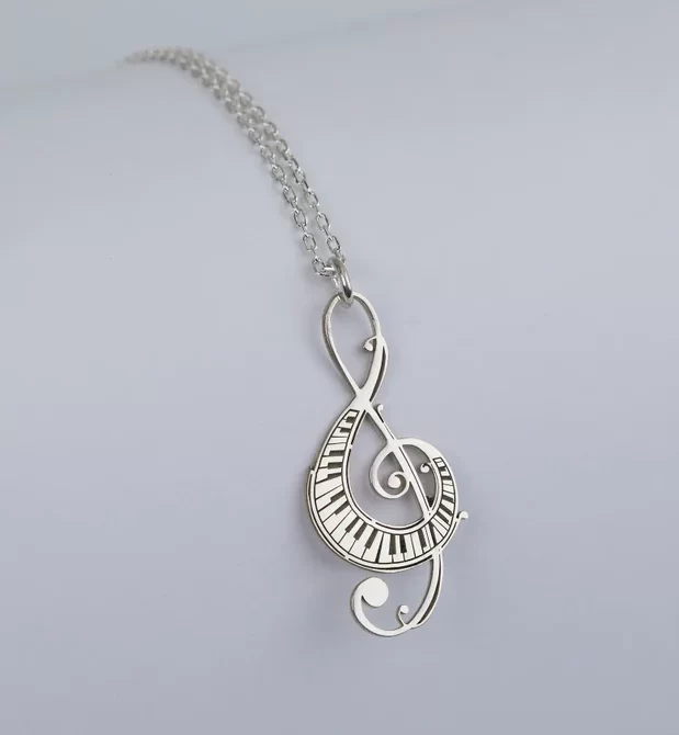 Treble clef necklace silver
