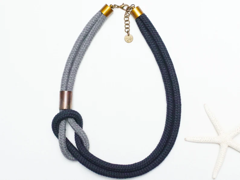 Women rope necklace