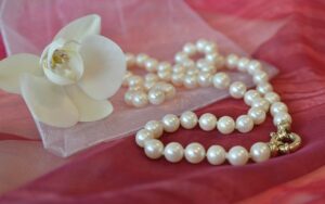 what is pearl luster