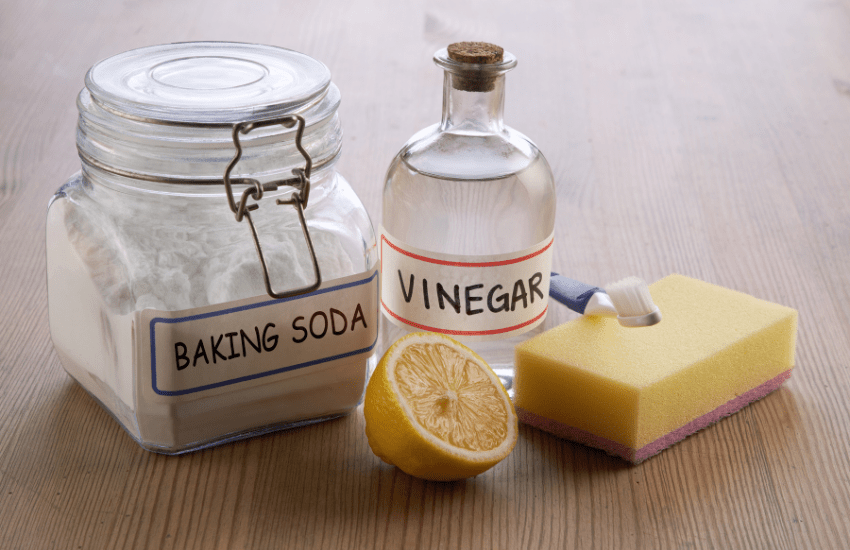 bicarbonate of soda and vinegar for cleaning