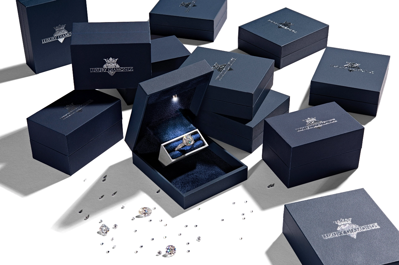luxury diamonds boxes and engagement ring