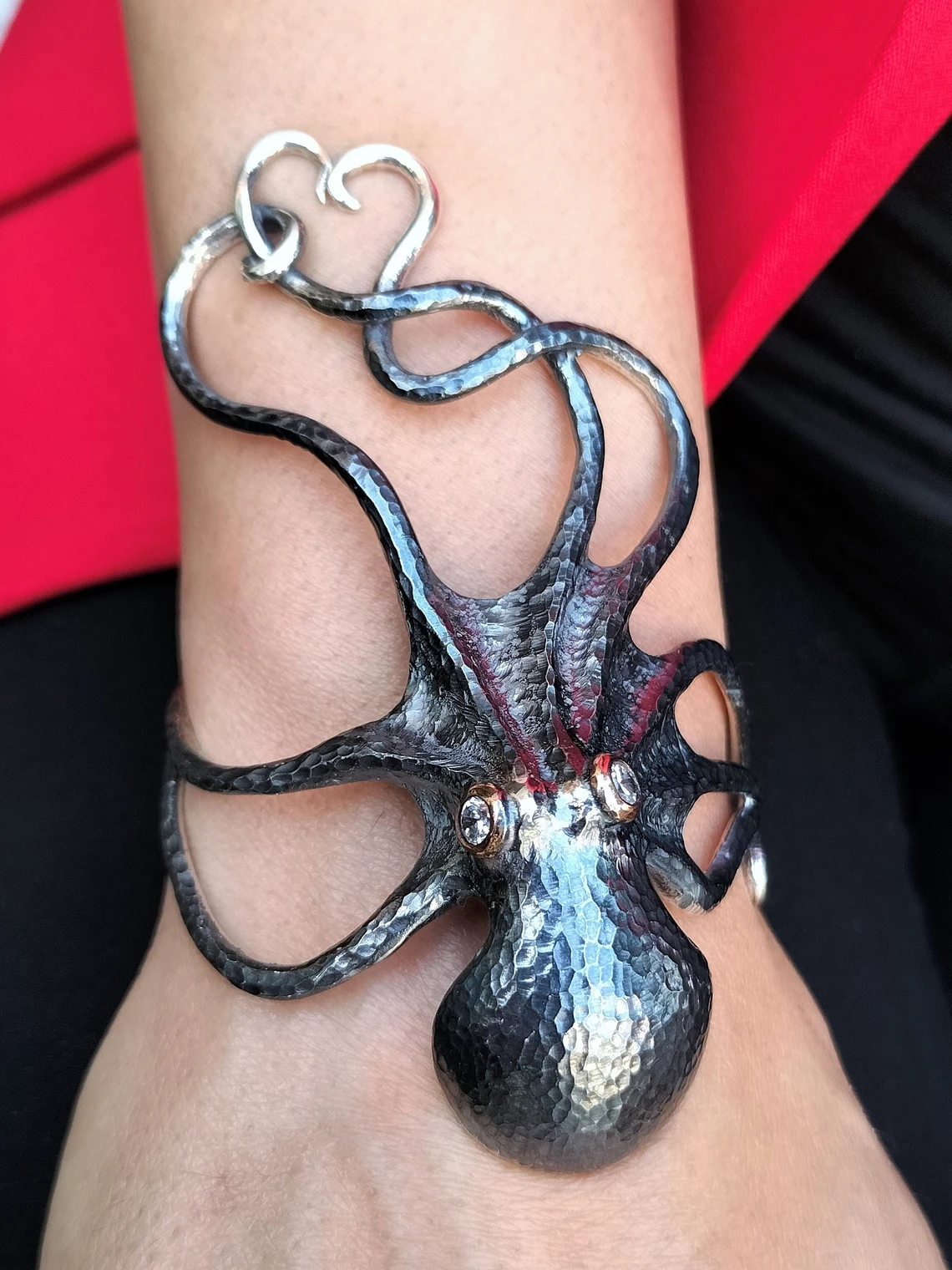 Octopus cuff