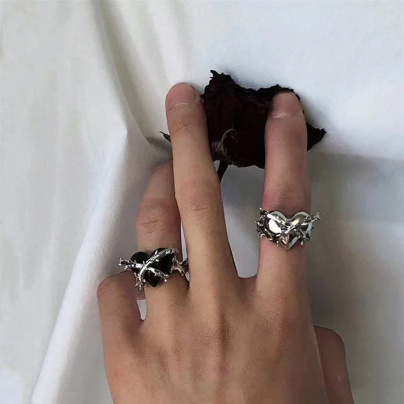 thorns heart gothic ring