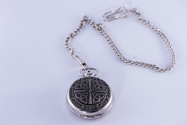locket with chain