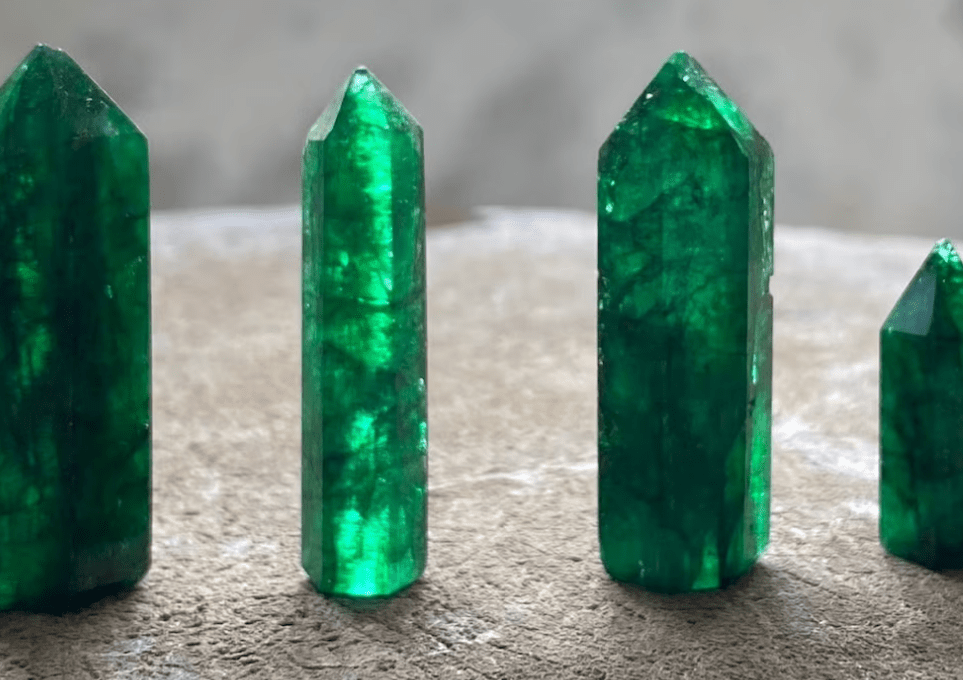 emerald crystals for healing