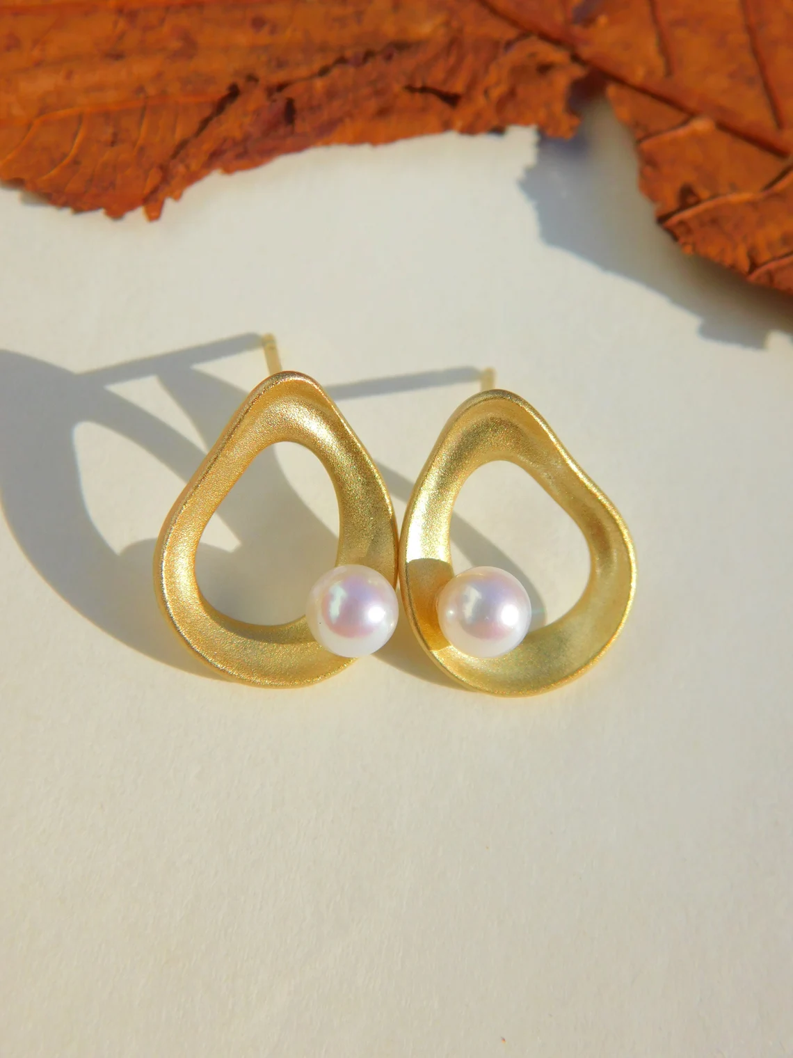 unique gold pearl earrings