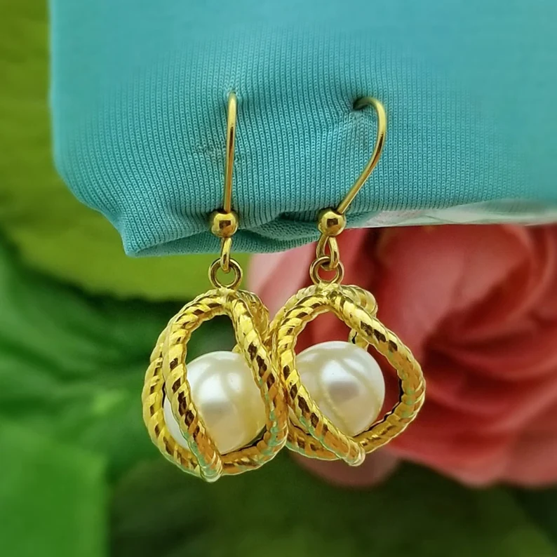 yellow gold vintage pearl dangle earrings