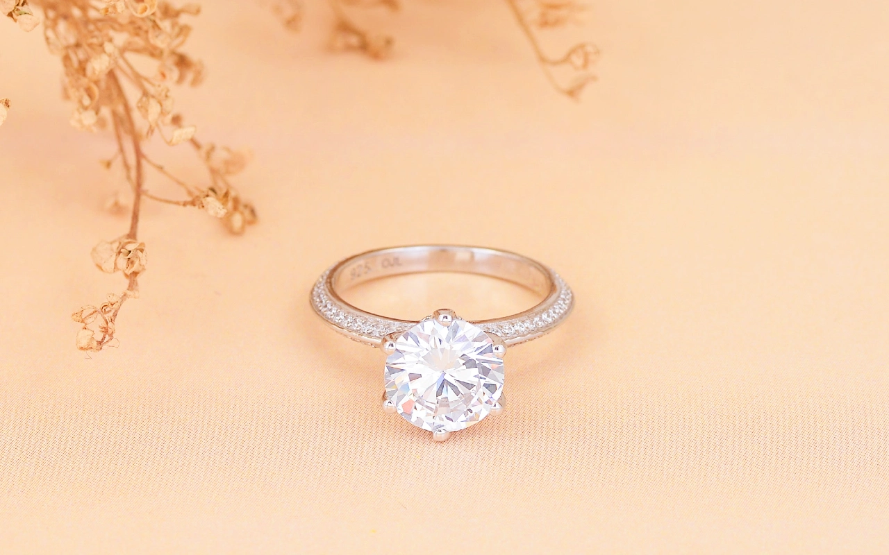 Tiffany Setting vs. Prong Setting – Is There a Difference?