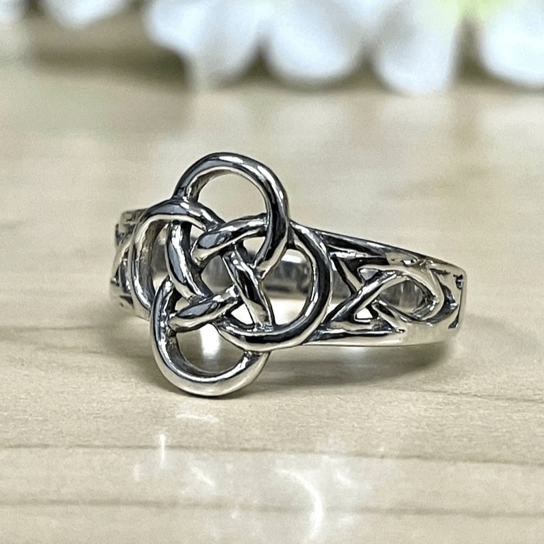 silver celtic solomon's knot ring