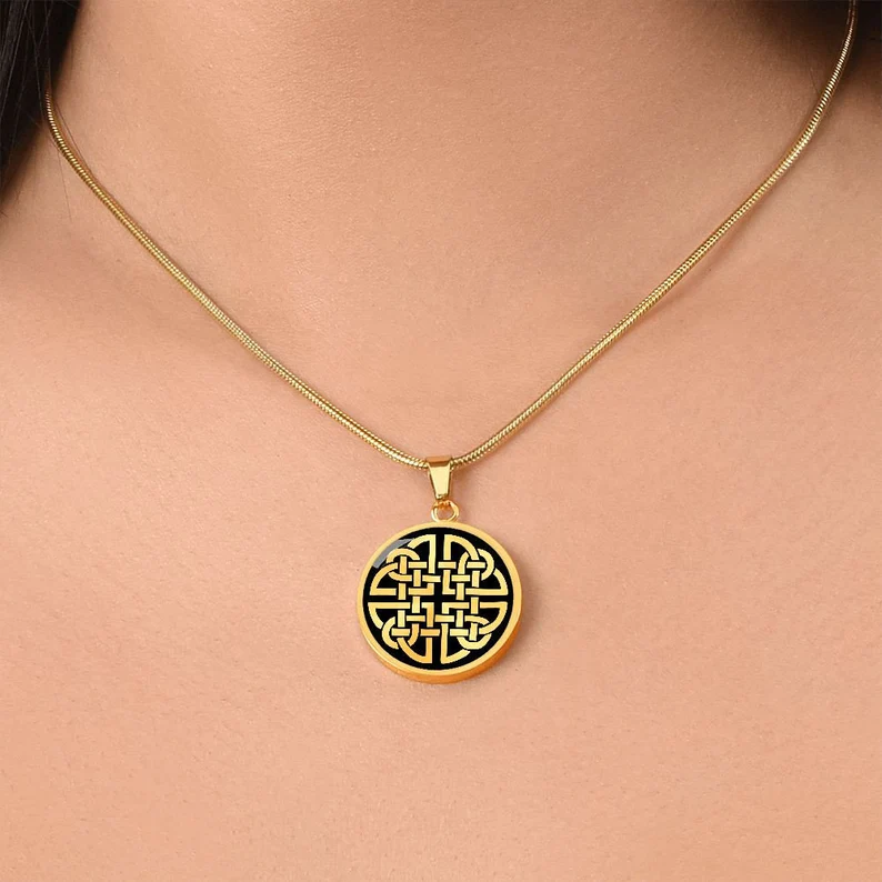gold dara knot pendant necklace